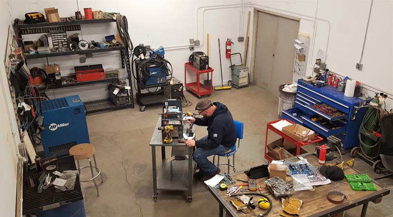 Welder Repair Welder Specialist Repair Service room